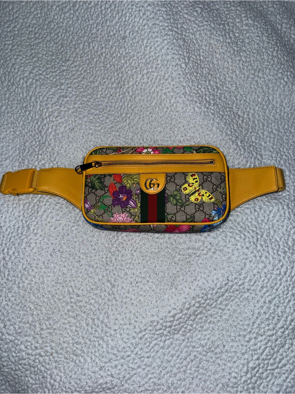 Gucci Floral GG Supreme Belt Bag - Picture 4 of 9